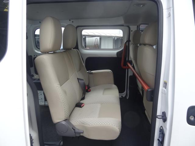 ＮＶ２００バネットワゴン 　８ナンバー　福祉車両　スローパー　車椅子１台　左側オートステップ　補助席１個　６人乗り　両側スライド　ＡＭＦＭラジオオーディオ　レベライザー　ＡＢＳ（12枚目）