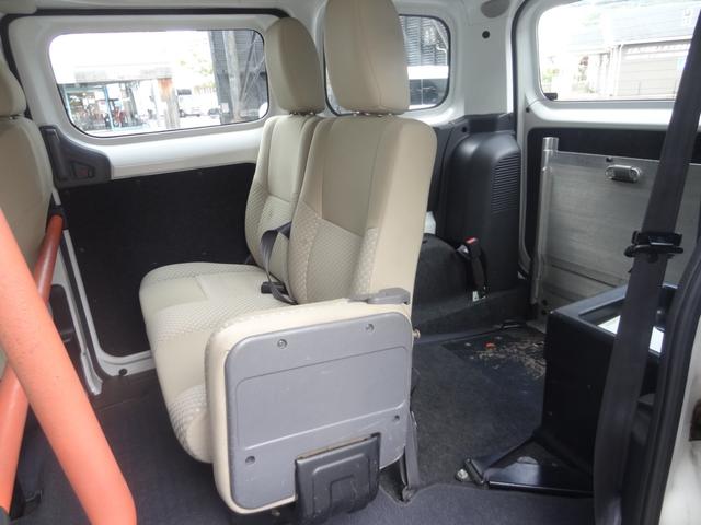 ＮＶ２００バネットワゴン 　８ナンバー　福祉車両　スローパー　車椅子１台　左側オートステップ　補助席１個　６人乗り　両側スライド　ＡＭＦＭラジオオーディオ　レベライザー　ＡＢＳ（14枚目）