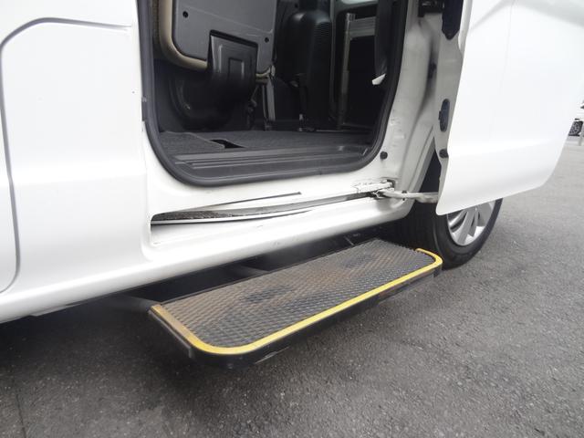 ＮＶ２００バネットワゴン 　８ナンバー　福祉車両　スローパー　車椅子１台　左側オートステップ　補助席１個　６人乗り　両側スライド　ＡＭＦＭラジオオーディオ　レベライザー　ＡＢＳ（15枚目）