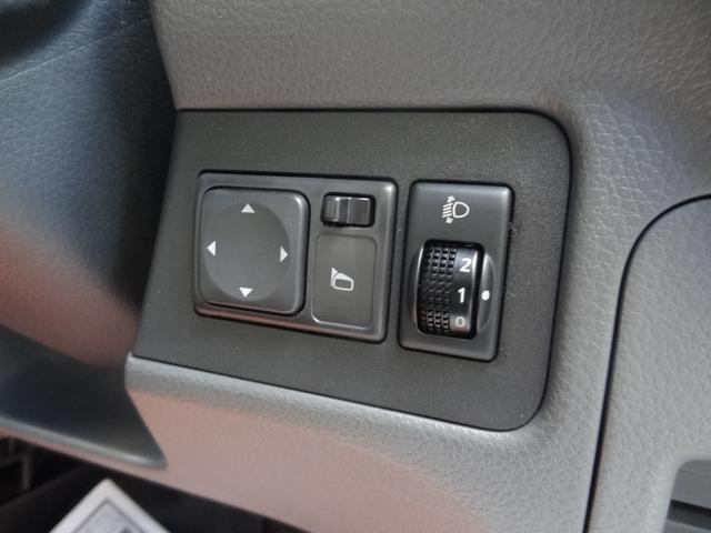 ＮＶ２００バネットワゴン 　８ナンバー　福祉車両　スローパー　車椅子１台　左側オートステップ　補助席１個　６人乗り　両側スライド　ＡＭＦＭラジオオーディオ　レベライザー　ＡＢＳ（24枚目）