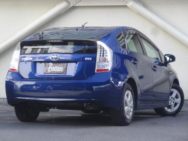 プリウス Ｓ　スマートキー　Ｐスタート　純正ＡＷ　カロツエリアナビ　Ｆフォグ　バックカメラ　ＥＴＣ　ＣＤ　ＤＶＤ　オートライト　オートエアコン（2枚目）