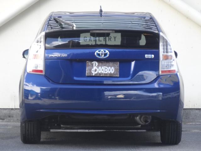 プリウス Ｓ　スマートキー　Ｐスタート　純正ＡＷ　カロツエリアナビ　Ｆフォグ　バックカメラ　ＥＴＣ　ＣＤ　ＤＶＤ　オートライト　オートエアコン（7枚目）