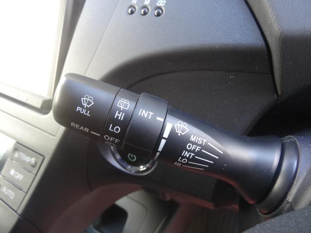 プリウス Ｓ　スマートキー　Ｐスタート　純正ＡＷ　カロツエリアナビ　Ｆフォグ　バックカメラ　ＥＴＣ　ＣＤ　ＤＶＤ　オートライト　オートエアコン（16枚目）