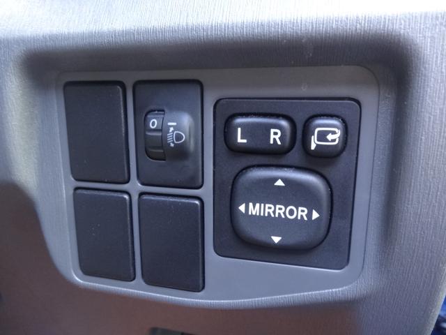 プリウス Ｓ　スマートキー　Ｐスタート　純正ＡＷ　カロツエリアナビ　Ｆフォグ　バックカメラ　ＥＴＣ　ＣＤ　ＤＶＤ　オートライト　オートエアコン（19枚目）