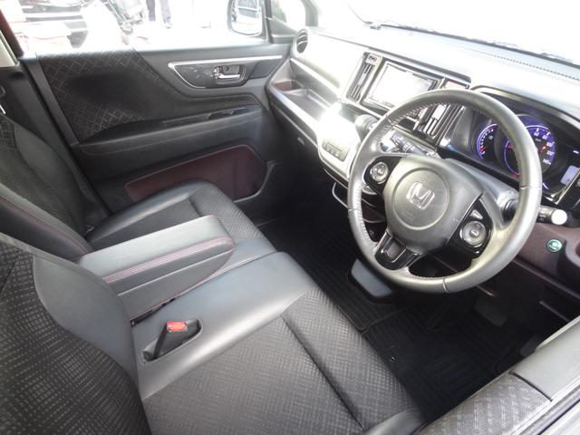 N-WGNカスタム G・Lパッケージ クルーズコントロール ハーフレザーシート スマートキー プッシュスタート 革巻きハンドル 社外メモリナビ バックカメラ ETC フロントフォグライト オートライト オートエアコン 純正14インチアルミ(10枚目)