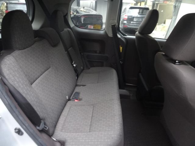 ポルテ 　助手席リフトアップシート車　Ａタイプ　手動車いす用収納装置＜電動式＞なし　左側パワースライドドア　ステアリングリモコン　フロントフォグ　純正オーディオ　電動格納ミラー（13枚目）