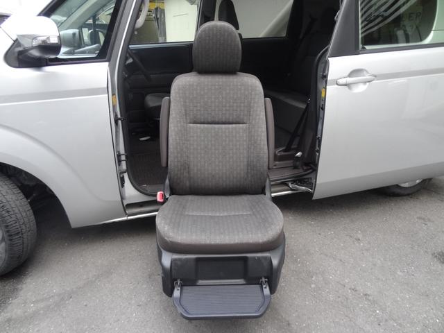 ポルテ 　助手席リフトアップシート車　Ａタイプ　手動車いす用収納装置＜電動式＞なし　左側パワースライドドア　ステアリングリモコン　フロントフォグ　純正オーディオ　電動格納ミラー（17枚目）