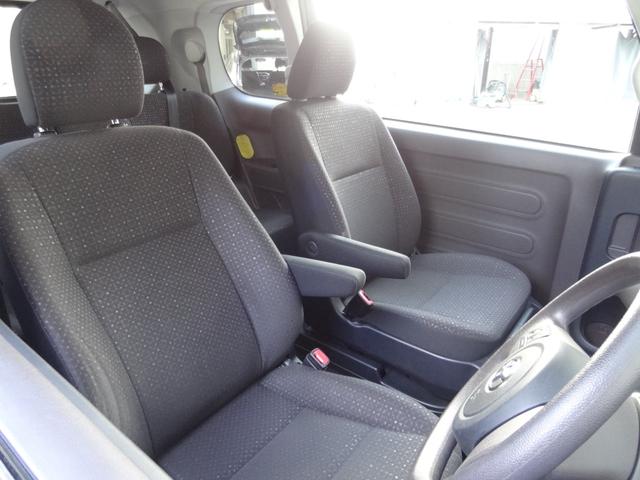 スペイド 　福祉車両　Ｆ　助手席リフトアップシート車　Ａタイプ　　スマートキー　プッシュスタート　純正ＳＤナビ　バックカメラ　フルセグ　Ｂｌｕｅｔｏｏｔｈ　ＥＴＣ　ステリモ　ＨＩＤ　オートライト（9枚目）