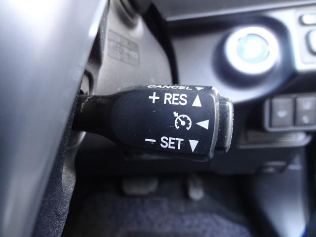 アクア Ｇブラックソフトレザーセレクション　合皮レザー　ＴＳＳ（衝突軽減・レーンアシスト・Ａハイビーム）　シートヒーター　純正９インチナビ　スマートキー　Ｐスタート　Ｆフォグ　エンジンスターター　クルコン　革ハンドル　純正ＡＷ　ＥＴＣ（17枚目）