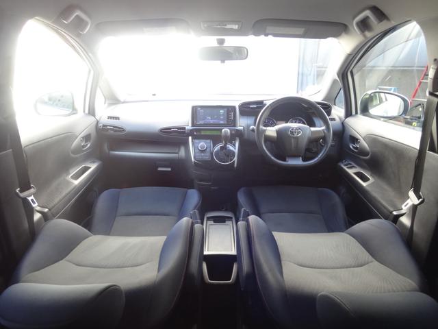 ウィッシュ ２．０Ｚ　スマートキー　Ｐスタート　パドルシフト　ＨＩＤ　オートライト　Ｆフォグ　社外ＳＤナビ　フルセグ　ＢＴ接続　純正ＡＷ　革巻きハンドル　ＥＴＣ（3枚目）