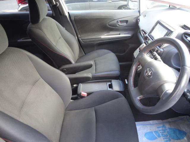 ウィッシュ ２．０Ｚ　スマートキー　Ｐスタート　パドルシフト　ＨＩＤ　オートライト　Ｆフォグ　社外ＳＤナビ　フルセグ　ＢＴ接続　純正ＡＷ　革巻きハンドル　ＥＴＣ（9枚目）