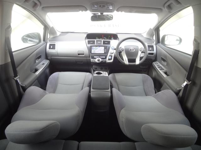 プリウスアルファ Ｓ　スマートキー　Ｐスタート　Ｆフォグ　純正ＡＷ　純正ナビ　Ｂカメ　ステリモ　フルフラット　ワンセグ　ＡＵＸ　ｉストップ　オートライト　オートエアコン　ビルトインＥＴＣ（3枚目）