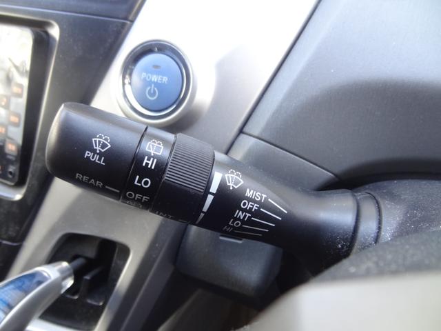 プリウスアルファ Ｓ　スマートキー　Ｐスタート　Ｆフォグ　純正ＡＷ　純正ナビ　Ｂカメ　ステリモ　フルフラット　ワンセグ　ＡＵＸ　ｉストップ　オートライト　オートエアコン　ビルトインＥＴＣ（16枚目）