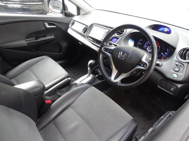 インサイトエクスクルーシブ ＸＬ　インターナビセレクト　クルコン　スマートキー　プッシュスタート　純正アルミ　ＢＴ接続　フルセグ　ＨＩＤ　Ｆフォグ　純正ナビ　ＭＴモード（9枚目）