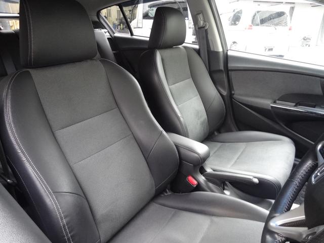 インサイトエクスクルーシブ ＸＬ　インターナビセレクト　クルコン　スマートキー　プッシュスタート　純正アルミ　ＢＴ接続　フルセグ　ＨＩＤ　Ｆフォグ　純正ナビ　ＭＴモード（10枚目）