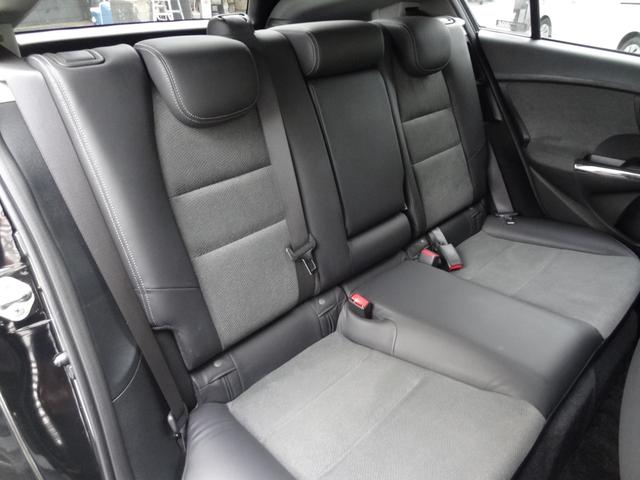 インサイトエクスクルーシブ ＸＬ　インターナビセレクト　クルコン　スマートキー　プッシュスタート　純正アルミ　ＢＴ接続　フルセグ　ＨＩＤ　Ｆフォグ　純正ナビ　ＭＴモード（11枚目）