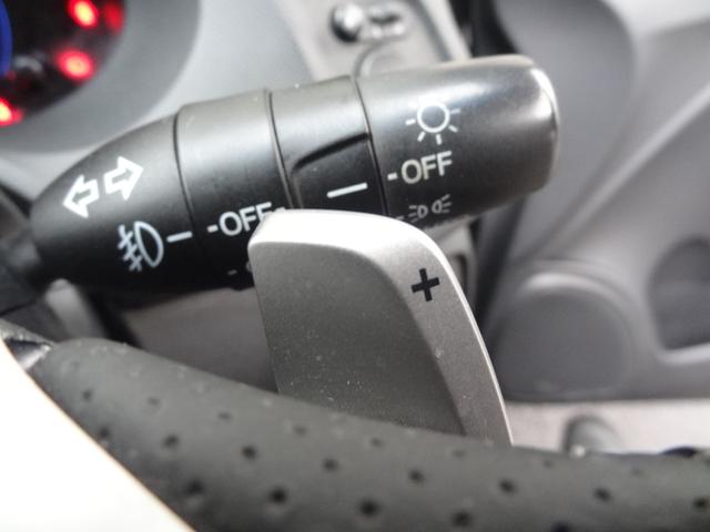 インサイトエクスクルーシブ ＸＬ　インターナビセレクト　クルコン　スマートキー　プッシュスタート　純正アルミ　ＢＴ接続　フルセグ　ＨＩＤ　Ｆフォグ　純正ナビ　ＭＴモード（18枚目）