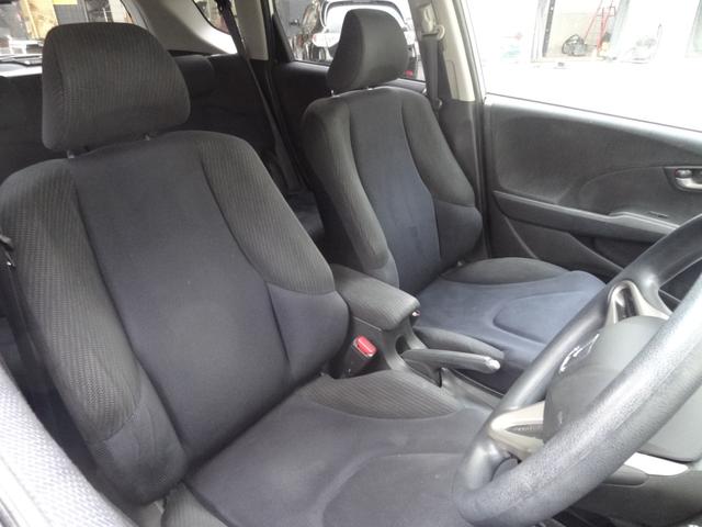 フィットハイブリッド ベースグレード クルコン バックカメラ キーレス 純正ナビ CD DVD ETC ワンセグ オートエアコン(9枚目)