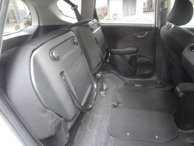 フィットハイブリッド ベースグレード クルコン バックカメラ キーレス 純正ナビ CD DVD ETC ワンセグ オートエアコン(11枚目)