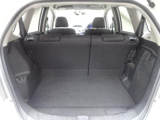 フィットハイブリッド ベースグレード クルコン バックカメラ キーレス 純正ナビ CD DVD ETC ワンセグ オートエアコン(12枚目)