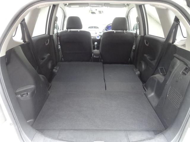 フィットハイブリッド ベースグレード クルコン バックカメラ キーレス 純正ナビ CD DVD ETC ワンセグ オートエアコン(13枚目)
