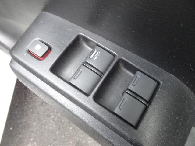 フィットハイブリッド ベースグレード クルコン バックカメラ キーレス 純正ナビ CD DVD ETC ワンセグ オートエアコン(18枚目)