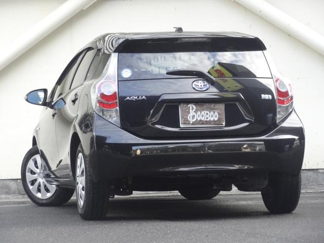 アクア Ｇブラックソフトレザーセレクション　ワンオーナー　ディーラー記録簿　合皮レザー　スマートキー　Ｐスタート　革巻ハンドル　純正ナビ　Ｂカメ　ＢＴ接続　フルセグ　ｉストップ　オートライト　オートエアコン　ＥＴＣ（5枚目）