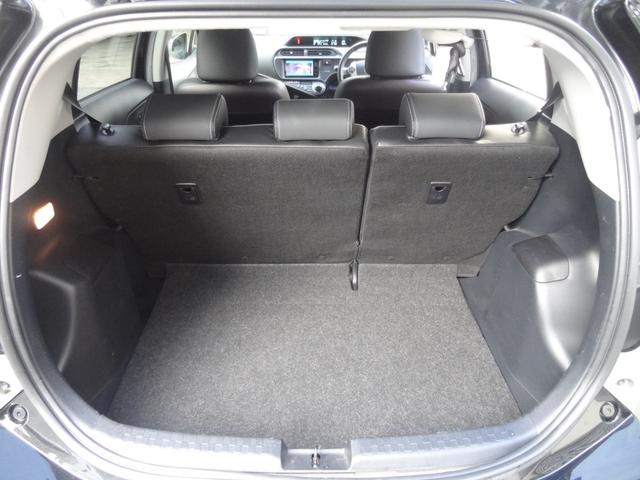 アクア Ｇブラックソフトレザーセレクション　ワンオーナー　ディーラー記録簿　合皮レザー　スマートキー　Ｐスタート　革巻ハンドル　純正ナビ　Ｂカメ　ＢＴ接続　フルセグ　ｉストップ　オートライト　オートエアコン　ＥＴＣ（10枚目）