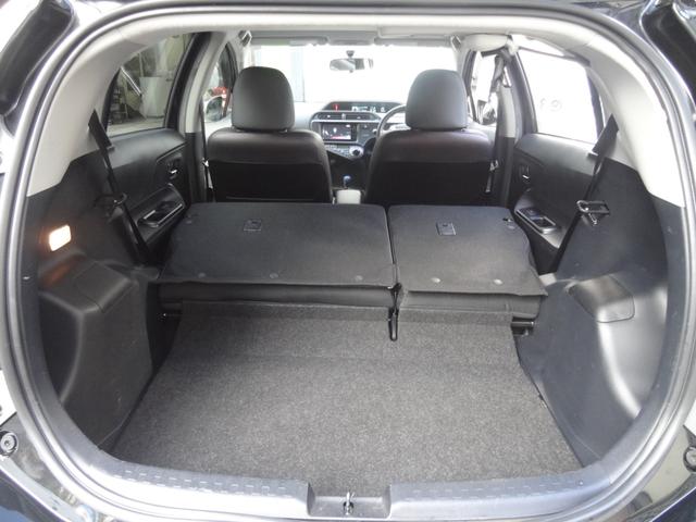 アクア Ｇブラックソフトレザーセレクション　ワンオーナー　ディーラー記録簿　合皮レザー　スマートキー　Ｐスタート　革巻ハンドル　純正ナビ　Ｂカメ　ＢＴ接続　フルセグ　ｉストップ　オートライト　オートエアコン　ＥＴＣ（11枚目）