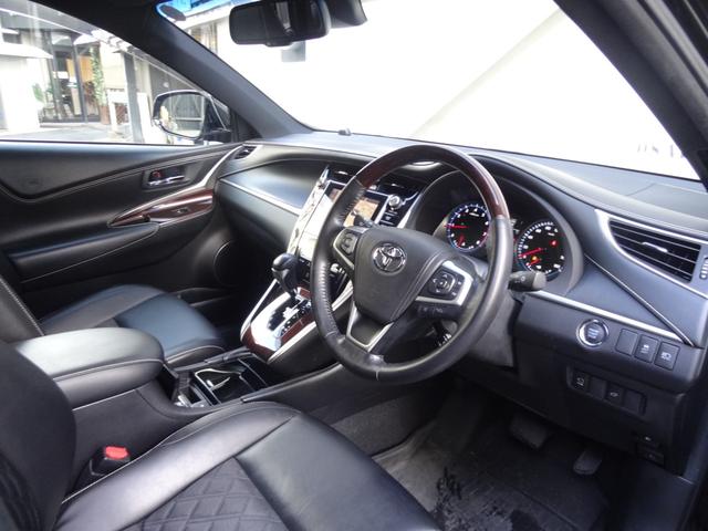 ハリアー プレミアム　アドバンスドパッケージ　大型サンルーフ　ハーフレザーシート　レーダークルコン　プリクラッシュセーフティ　レーンディパーチャーアラート　パワーリアゲート　３６０度カメラ　ＪＢＬサウンドシステム　純正マルチナビ　ＭＴモード（10枚目）