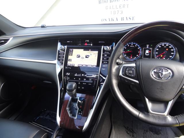 ハリアー プレミアム　アドバンスドパッケージ　大型サンルーフ　ハーフレザーシート　レーダークルコン　プリクラッシュセーフティ　レーンディパーチャーアラート　パワーリアゲート　３６０度カメラ　ＪＢＬサウンドシステム　純正マルチナビ　ＭＴモード（14枚目）