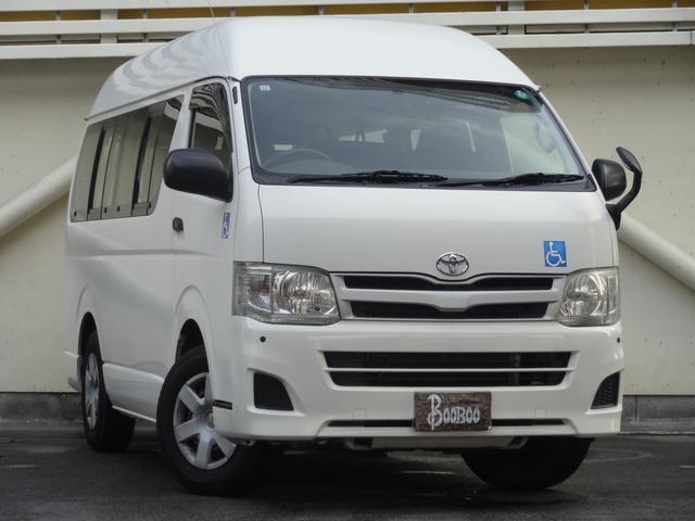 レジアスエースバン ＤＸ　車椅子仕様車　Ｂタイプ　スイングアームリフト　左側パワースライドドア　オートステップ　車椅子２基　純正ＳＤナビ　バックカメラ　Ｂｌｕｅｔｏｏｔｈ　パワーウィンドウ　コーナーセンサー　電格ミラー（4枚目）