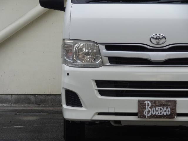 レジアスエースバン ＤＸ　車椅子仕様車　Ｂタイプ　スイングアームリフト　左側パワースライドドア　オートステップ　車椅子２基　純正ＳＤナビ　バックカメラ　Ｂｌｕｅｔｏｏｔｈ　パワーウィンドウ　コーナーセンサー　電格ミラー（8枚目）