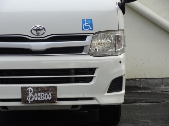 レジアスエースバン ＤＸ　車椅子仕様車　Ｂタイプ　スイングアームリフト　左側パワースライドドア　オートステップ　車椅子２基　純正ＳＤナビ　バックカメラ　Ｂｌｕｅｔｏｏｔｈ　パワーウィンドウ　コーナーセンサー　電格ミラー（9枚目）