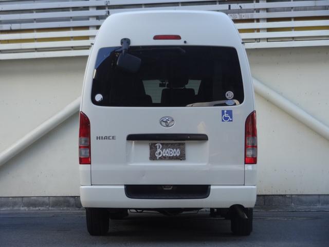 ハイエースバン ロングＤＸ車イス仕様Ｂタイプ　ルーフサイドウィンドウ無し　福祉車両　乗降用土台昇降装置　車イス電動固定装置　１０人乗り　オートステップ　左側スライドドア　集中ドアロック　純正オーディオ（7枚目）