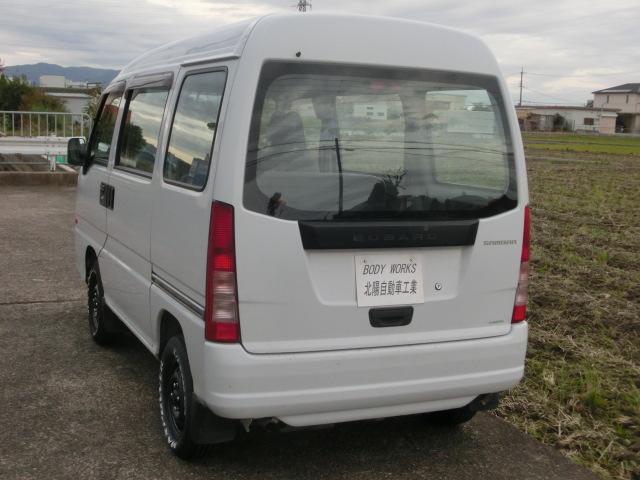 サンバーバン VB 5速マニュアル エアコン パワステ エアバック 走行8.3万キロ 最終型 ホワイトレタータイヤ(23枚目)