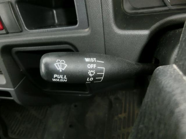 サンバーバン VB 5速マニュアル エアコン パワステ エアバック 走行8.3万キロ 最終型 ホワイトレタータイヤ(32枚目)