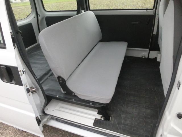 サンバーバン VB 5速マニュアル エアコン パワステ エアバック 走行8.3万キロ 最終型 ホワイトレタータイヤ(35枚目)