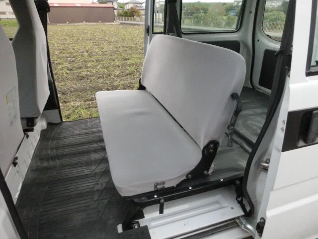 サンバーバン VB 5速マニュアル エアコン パワステ エアバック 走行8.3万キロ 最終型 ホワイトレタータイヤ(45枚目)