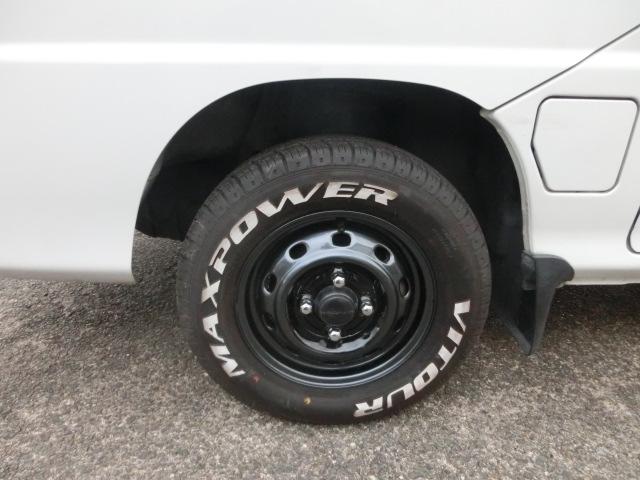 サンバーバン VB 5速マニュアル エアコン パワステ エアバック 走行8.3万キロ 最終型 ホワイトレタータイヤ(55枚目)