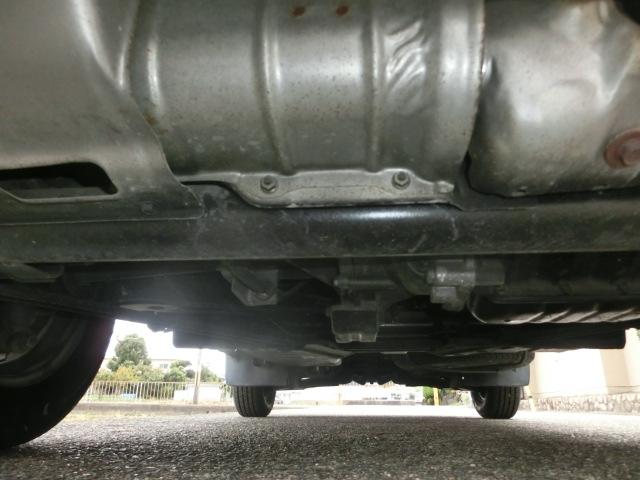 サンバーバン VB 5速マニュアル エアコン パワステ エアバック 走行8.3万キロ 最終型 ホワイトレタータイヤ(62枚目)