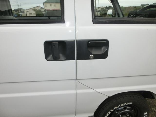 サンバーバン VB 5速マニュアル エアコン パワステ エアバック 走行8.3万キロ 最終型 ホワイトレタータイヤ(63枚目)