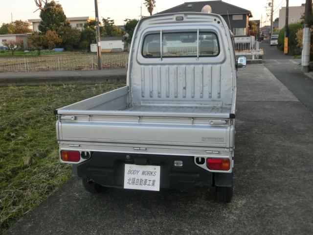 商品車は別の駐車場にて保管していますので、ご来店前には事前にご連絡頂ければ幸いです。事前連絡なしは非対応となります。