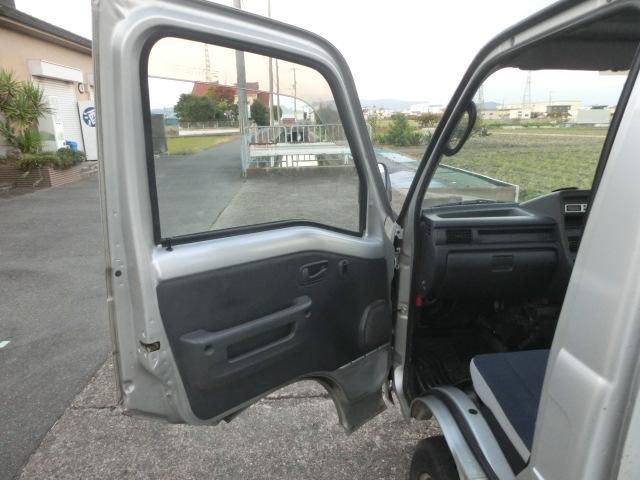 商品車は別の駐車場にて保管していますので、ご来店前には事前にご連絡頂ければ幸いです。事前連絡なしでのご来店は非対応となります。