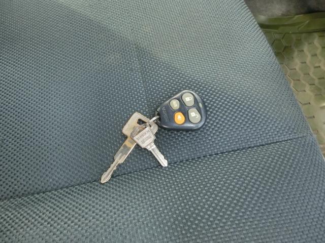 ディアスワゴン スーパーチャージャー タフパッケージ エアコン パワステ パワーウィンドウ リアヒーター キーレス セキュリティー アルミホイール フロント&リヤひじ掛け付シート タコメーター付 ABS エアバック 検査R8年7月 助手席エアバック(69枚目)