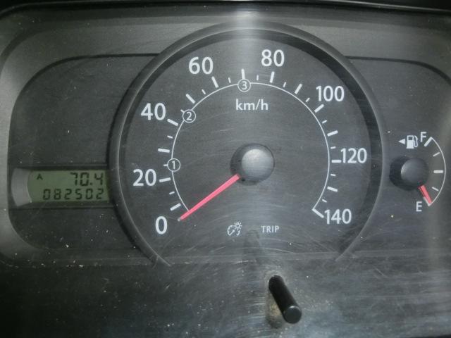 サンバートラック JA パネルバンボディ クラシックフェイス 4WD 5速マニュアル 走行8.2キロ ブルーボカシガラス エアコン パワステ キーレス エアバック バックカメラ ドアスピーカー 純正ホイール×メッキリム(33枚目)