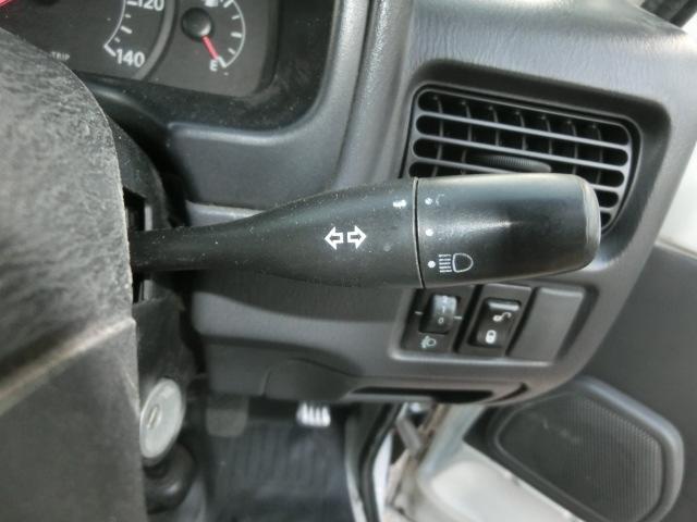 サンバートラック JA パネルバンボディ クラシックフェイス 4WD 5速マニュアル 走行8.2キロ ブルーボカシガラス エアコン パワステ キーレス エアバック バックカメラ ドアスピーカー 純正ホイール×メッキリム(36枚目)