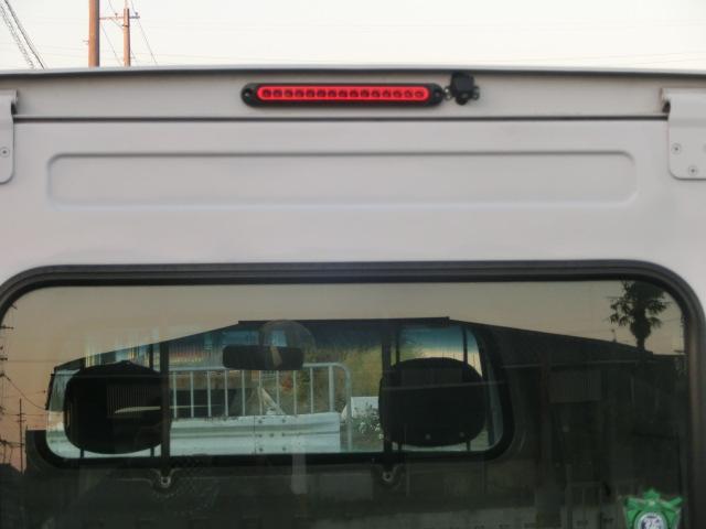 サンバートラック JA パネルバンボディ クラシックフェイス 4WD 5速マニュアル 走行8.2キロ ブルーボカシガラス エアコン パワステ キーレス エアバック バックカメラ ドアスピーカー 純正ホイール×メッキリム(39枚目)