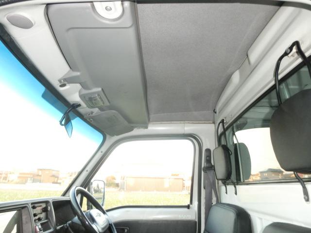 サンバートラック JA パネルバンボディ クラシックフェイス 4WD 5速マニュアル 走行8.2キロ ブルーボカシガラス エアコン パワステ キーレス エアバック バックカメラ ドアスピーカー 純正ホイール×メッキリム(50枚目)