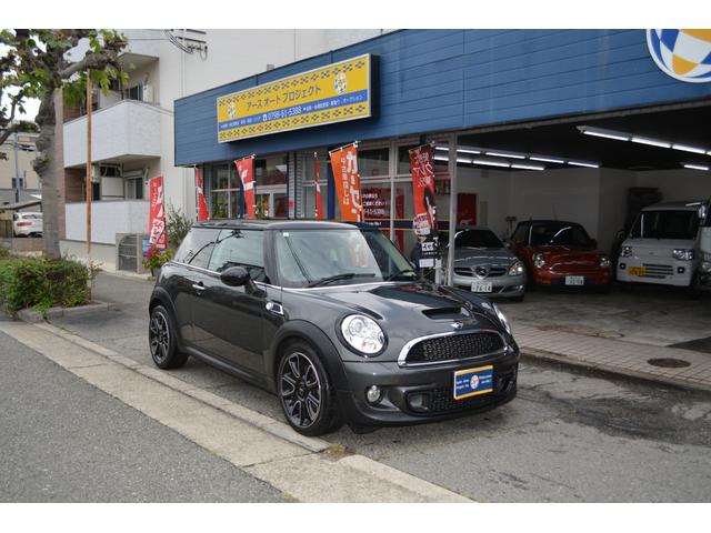ＭＩＮＩ クーパーＳ　禁煙車　カロッツェリアナビ　ＤＴＶ　バックカメラ　Ｂｌｕｅｔｏｏｔｈ　ドラレコ　ＥＴＣ　１７インチアルミ　ＨＩＤライト　キーレス２個　センター２本出しマフラー　取扱説明書　保証書　キーレス２個（2枚目）